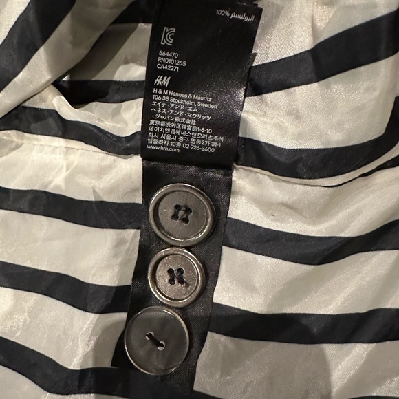 H&M black vest - Picture 4 of 4